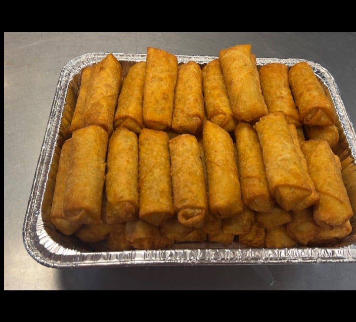 1. Egg Roll (Chicken) (20pcs) Party Tray 鸡肉春卷派对盘
