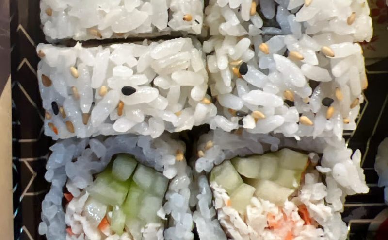 C10. Snow Crab Roll (8 pcs)