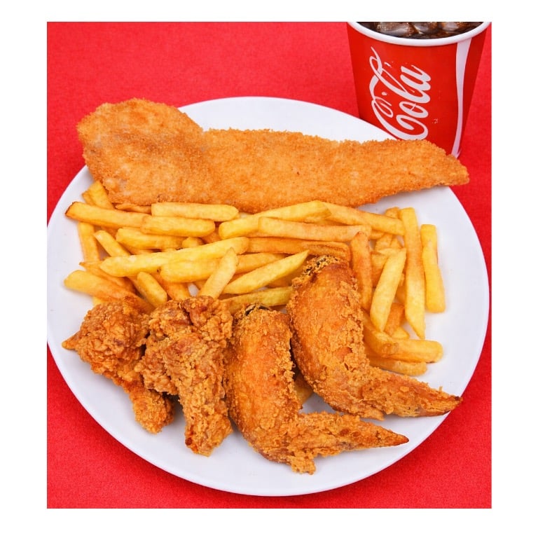 Combo (9) 1Pc fish,4Pc chicken wings / French fries, Drink 1块鱼4块鸡翅薯条饮料