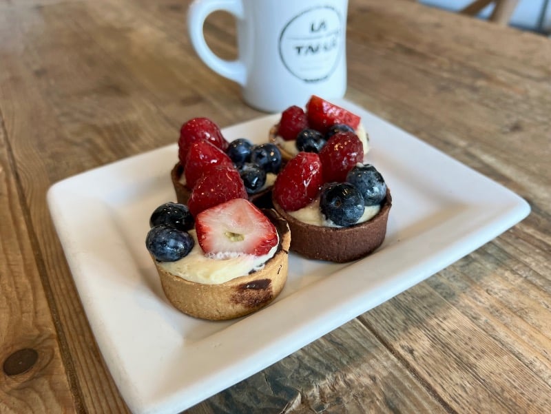 Fresh fruit European style mini tart