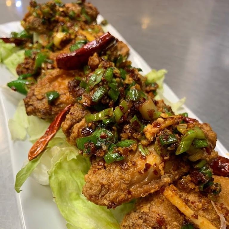 Spicy Salt & Pepper Chicken Wings (8) 椒盐鸡翅