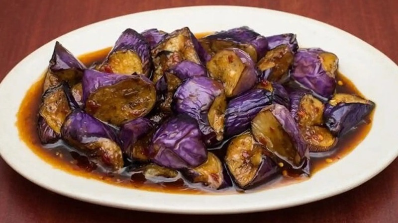 71. Eggplant w. Garlic Sauce 鱼香茄子 Image