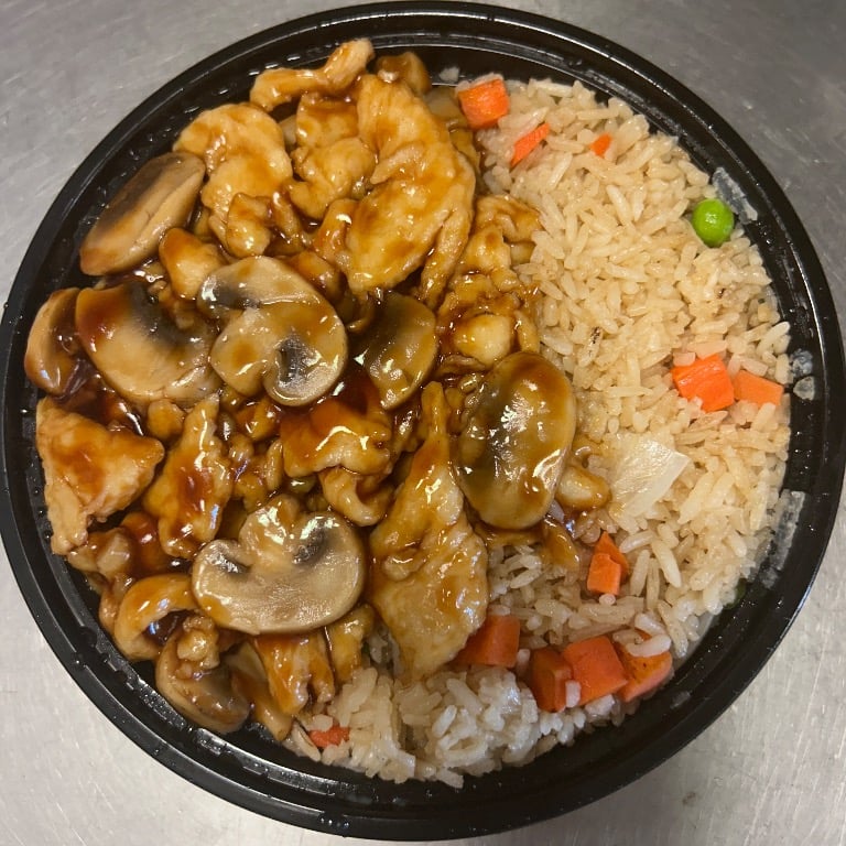 L 蘑菇鸡<br> L31. Chicken w. Mushroom
