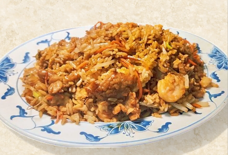 4. 本楼炒饭 House Special (Combination) Fried Rice