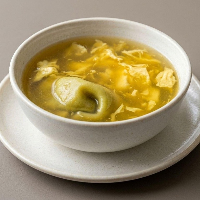 13. 云吞蛋花汤  <br>Wonton Egg Drop Soup