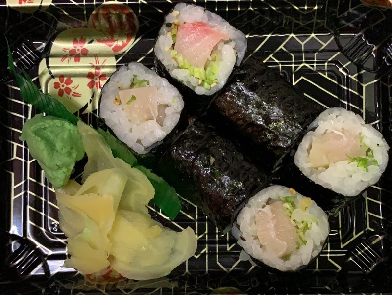 Yellowtail w. Scallion Roll