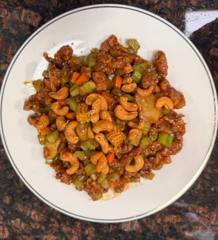 87. Chicken w. Cashew Nuts