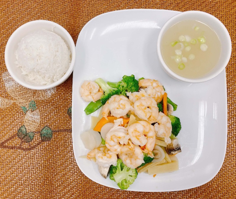 HO4. Steamed Vegetable with Shrimp