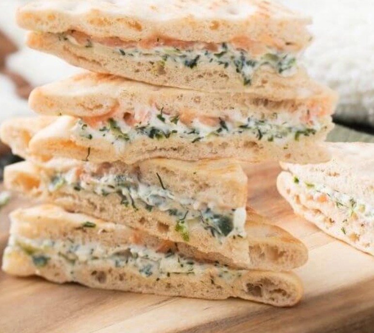 Mini-sandwichs au saumon fumé