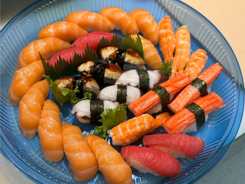 D1. 25 Pcs Sushi Nigiri