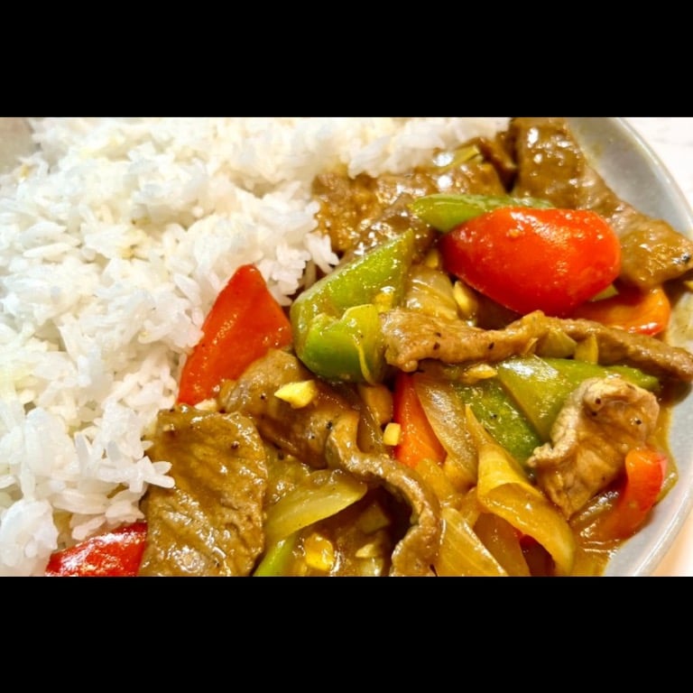 80. Beef w. Onions & Curry