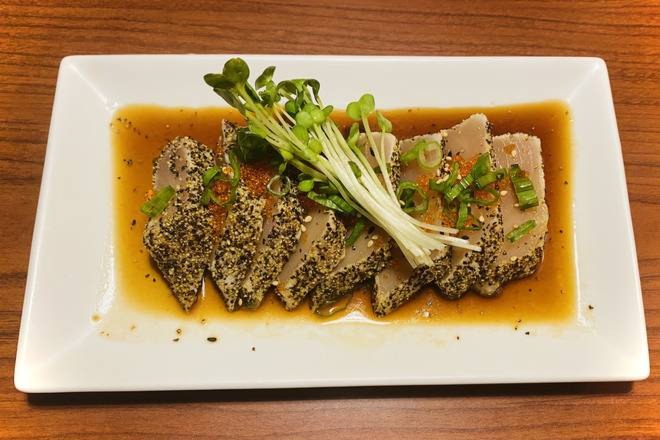 Pepper Tuna Tataki with Ponzu Sauce