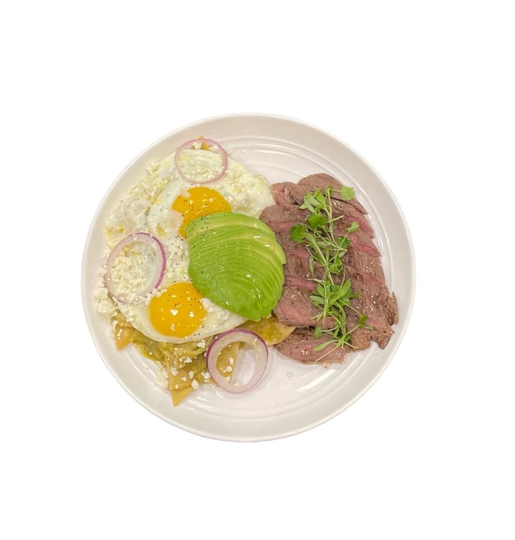 Chilaquiles verdes with steak Image