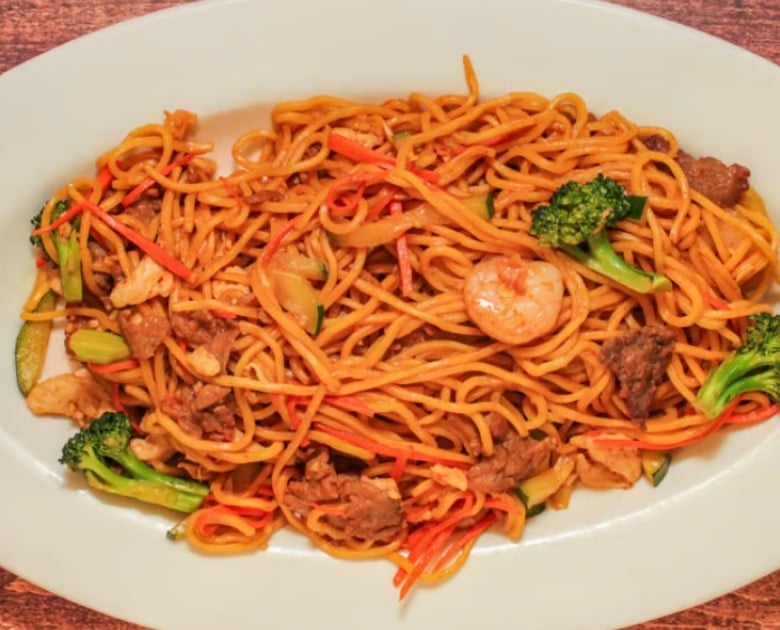 House Special Lo Mein 本楼捞面