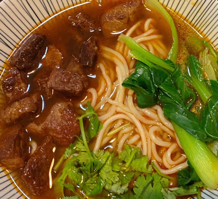 9. 红烧牛腩面 Egg Noodles Soup with Stewed Beef Brisket in Soy Bean Sauce