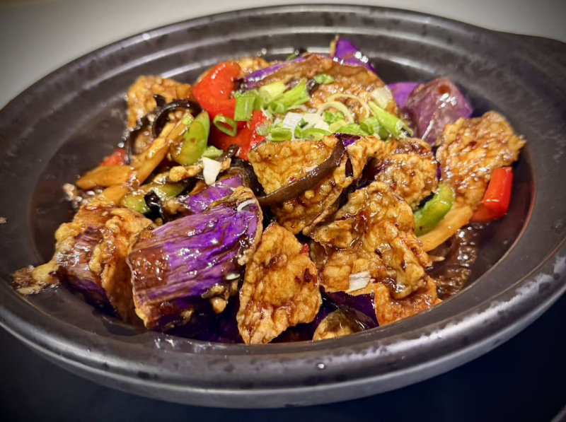 E15. Eggplant w. Garlic Sauce