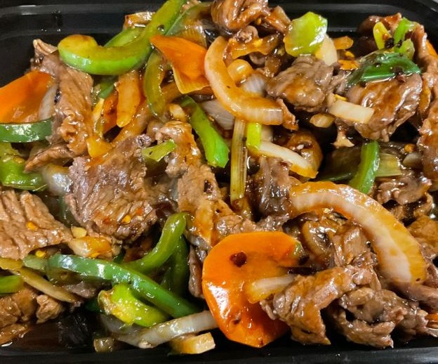 SP10. Sizzling Beef Tenderloin w. Black Pepper Sauce 黑椒牛柳