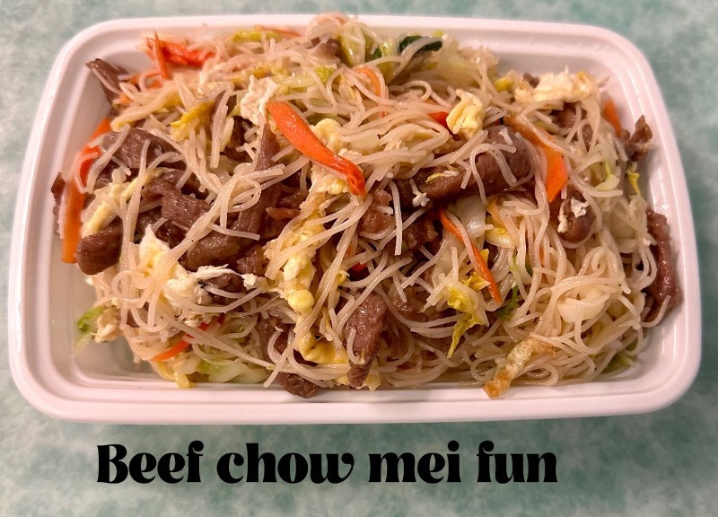 44. Beef Chow Mei Fun