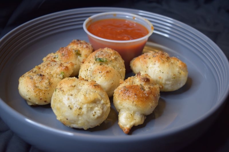 Garlic Knots (6)