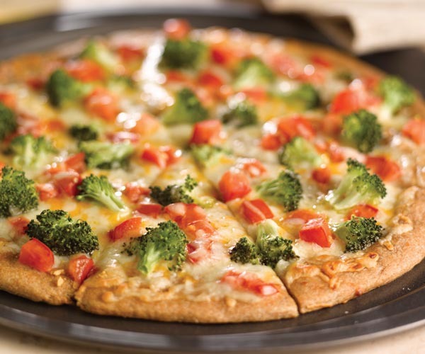 Chicken Broccoli & Tomato - Round Pizza