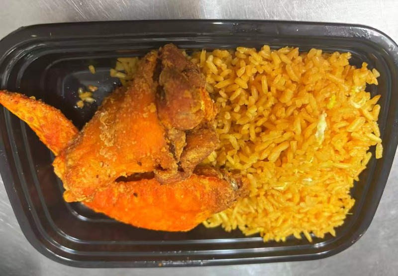 K7. Chicken Wings (2) with Fried Rice