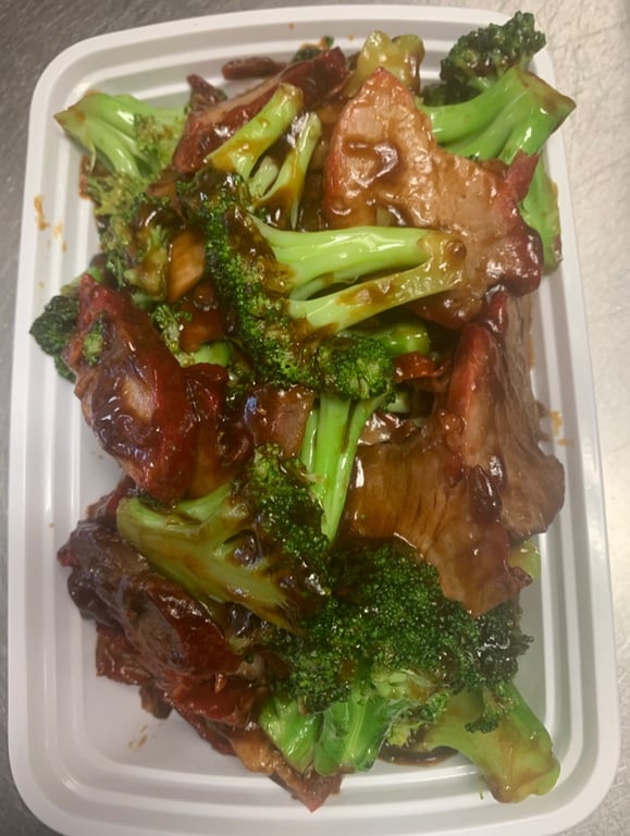 I1. 芥兰叉烧 Roast Pork w. Broccoli