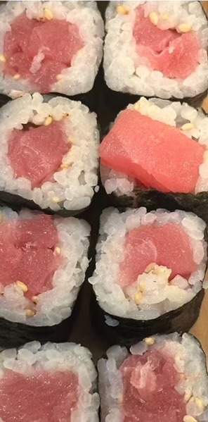 33. Tuna Roll