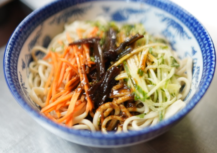 Scallion Oil Noodles<br>葱油拌面