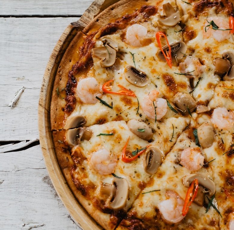 Seafood Pizza