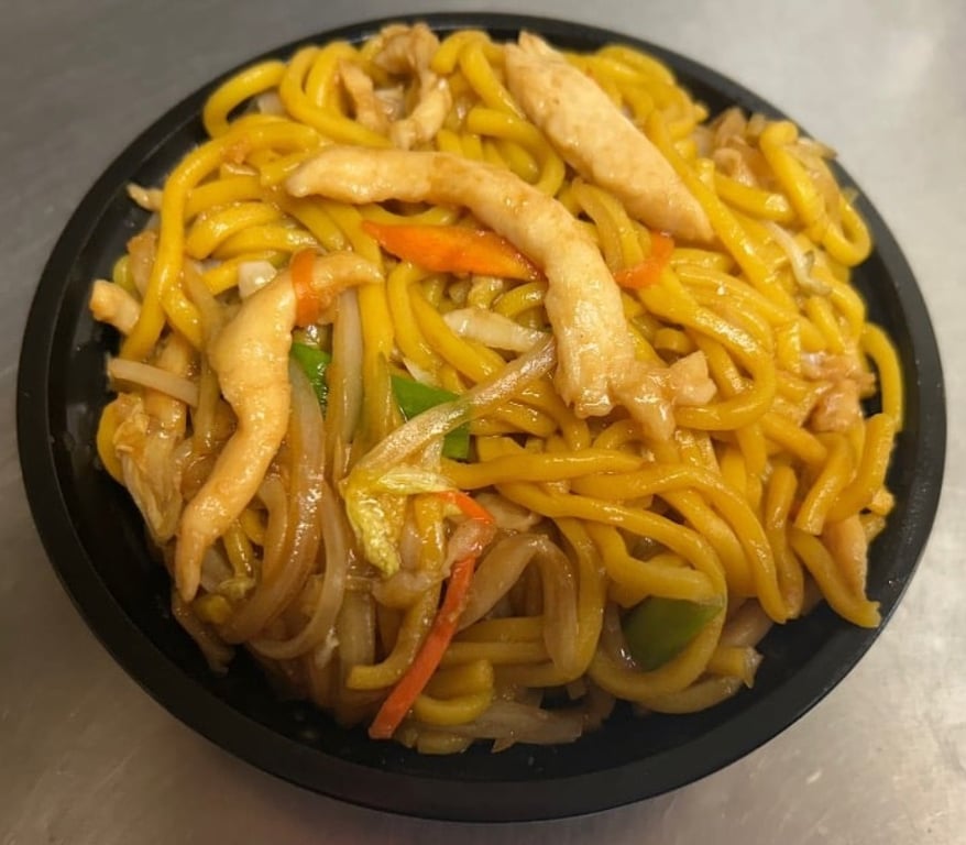 鸡捞面 <br> Chicken Lo Mein