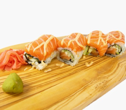 *Salmon Lover Roll (8 pcs)