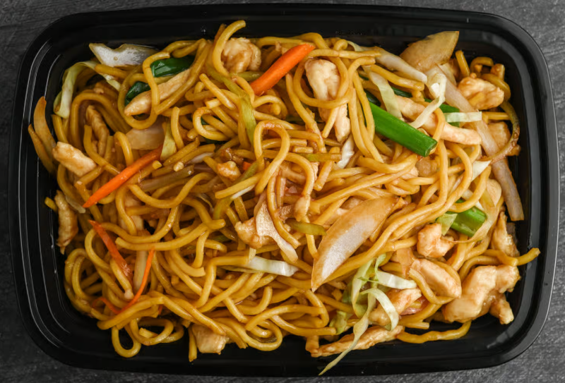 O4. Chicken Lo Mein