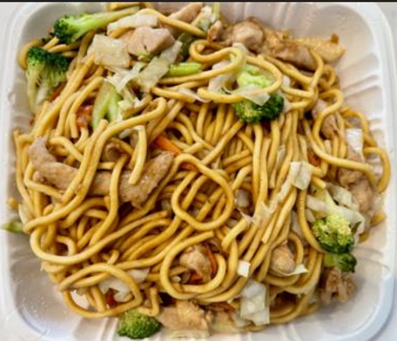 鸡捞面<br>31. Chicken Lo Mein