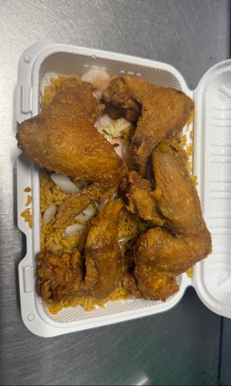 21. Chicken Wing w. Shrimp Fried Rice