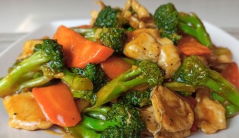 65. Broccoli Chicken with Rice 芥兰鸡饭
