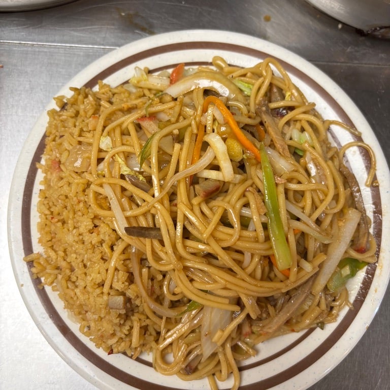 L15. 叉烧捞面 Pork Lo Mein