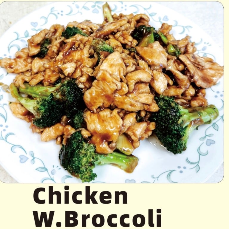 Chicken with Broccoli, Egg Roll & Chicken Fried Rice 芥兰鸡,春卷,鸡炒饭