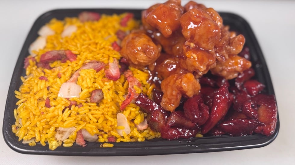 C32. Boneless Spare Ribs, General Tso's Chicken（C32.左宗鸡，无骨排）