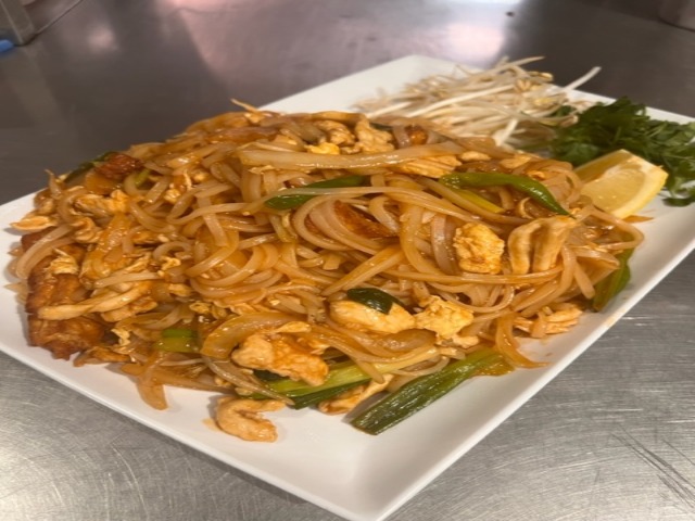 PT8. Chicken Pad Thai