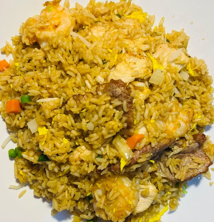 L23. House Special Fried Rice 本楼炒饭