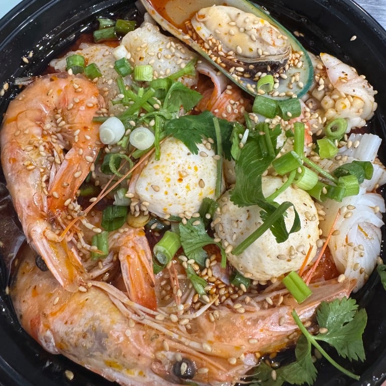 1. 海鲜麻辣烫 Seafood Combo Hot Pot