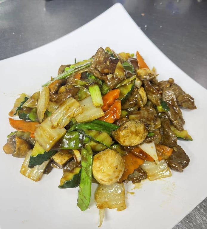 B4. 什菜牛 <br> 소고기와 믹스 야채볶음  <br> Beef w. Mixed Vegetable