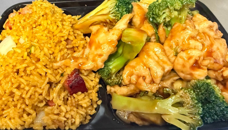 4. 芥兰鸡<br> Chicken w. Broccoli