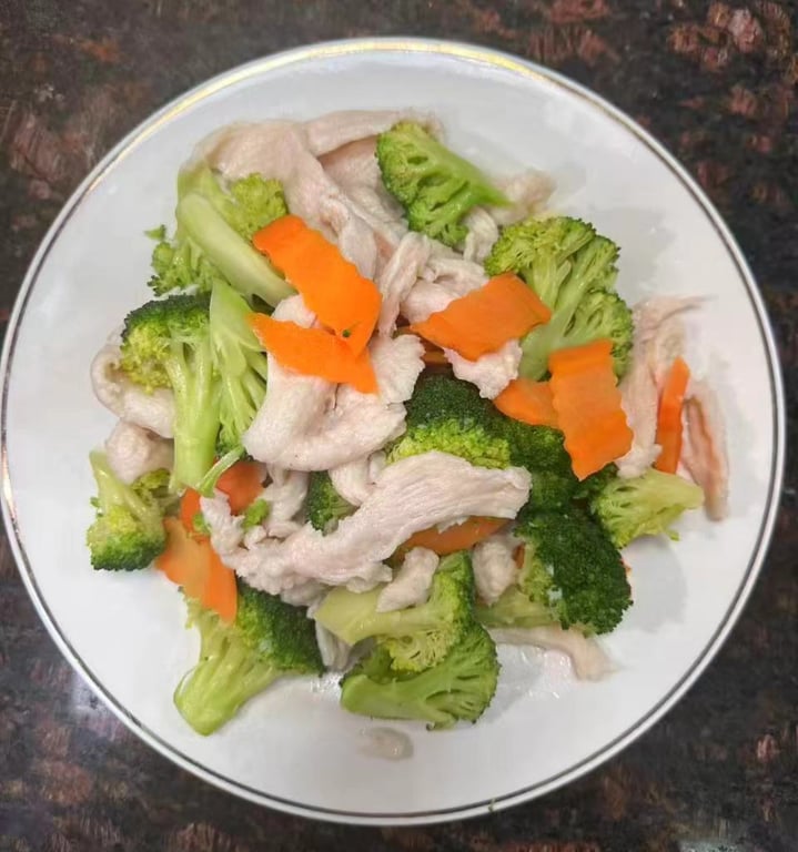 D 1. Steamed Chicken w. Broccoli