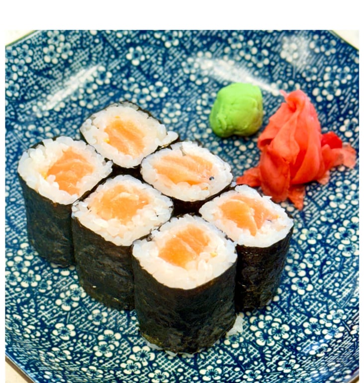 Salmon Roll (6 pcs)