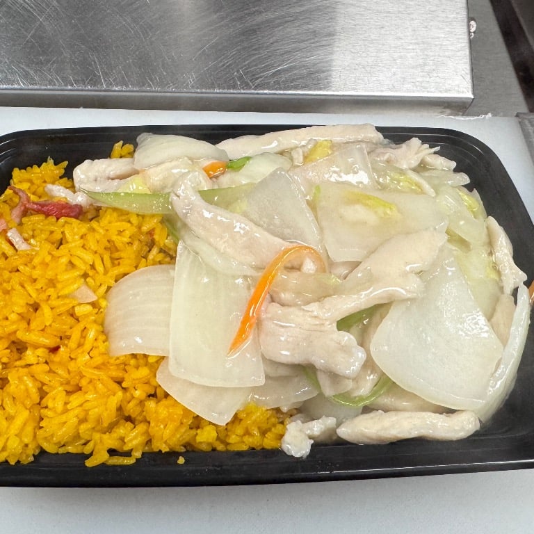 C 1. Chicken Chow Mein (C1 鸡炒面)