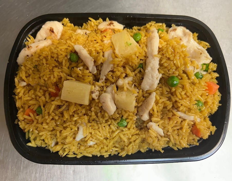 菠萝鸡炒饭 <br> Pineapple Chicken Fried Rice