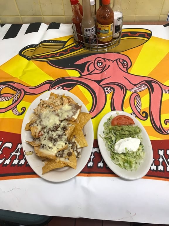 Nachos Locos (Lunch Special)