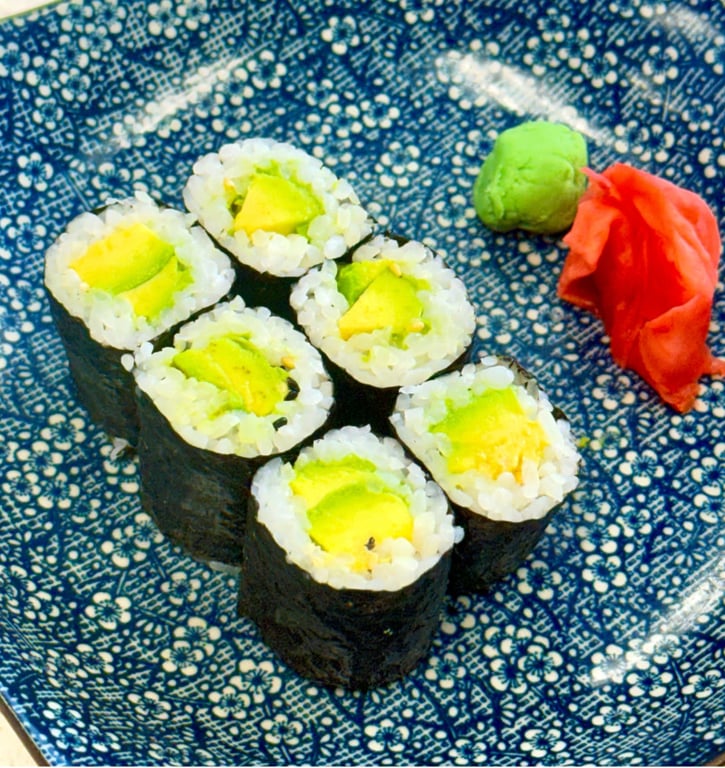 Avocado Roll (6 pcs)