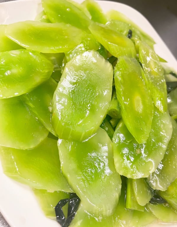 11. Fried Chinese Lettuce 清炒莴笋